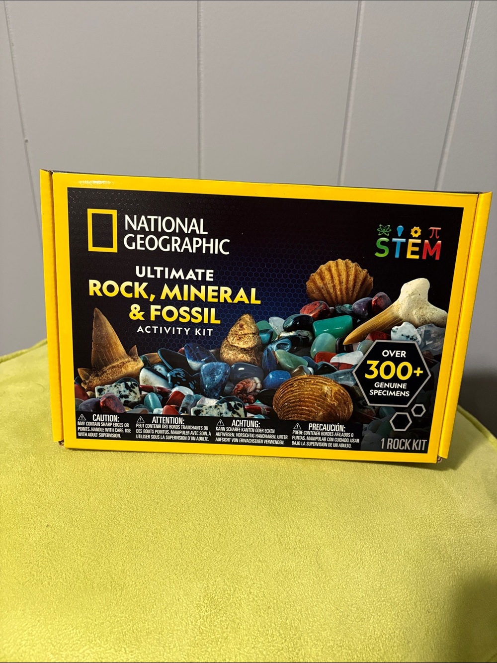 NIB playroom clean out! Nat Geo ultimate rock, mineral, and fossil kit.